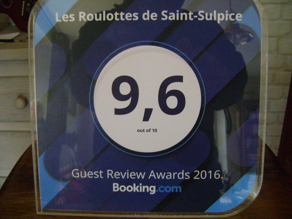 Гостевой дом Les Roulottes De Saint-Sulpice Экстерьер фото